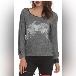 Hot Topic Gray Distressed Y2K Skull Rose Graphic Print Pullover Sweater Sz S